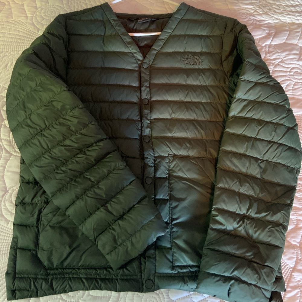 Green North Face Men’s puffer Jacket!